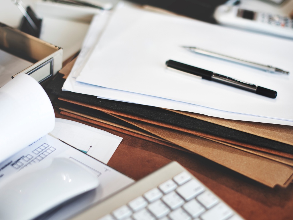 closeup-of-working-table-workplace-office.jpg